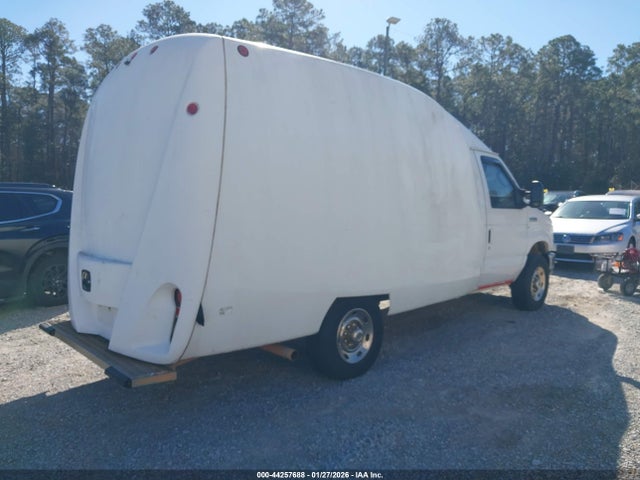 Ford E-350 Cutaway 2014 1FDWE3FL8EDA26582 Image 4