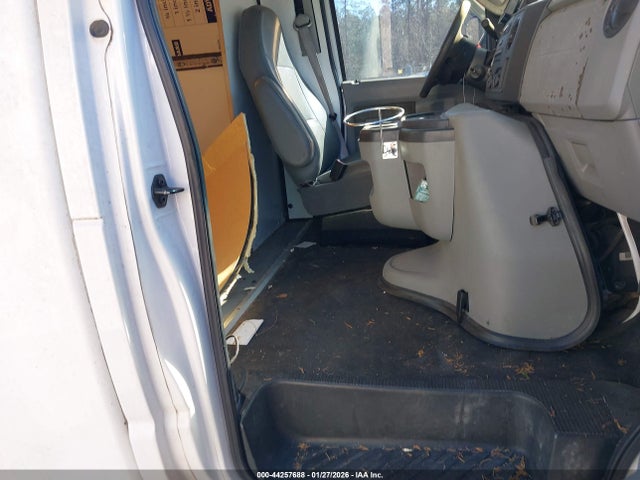Ford E-350 Cutaway 2014 1FDWE3FL8EDA26582 Image 7