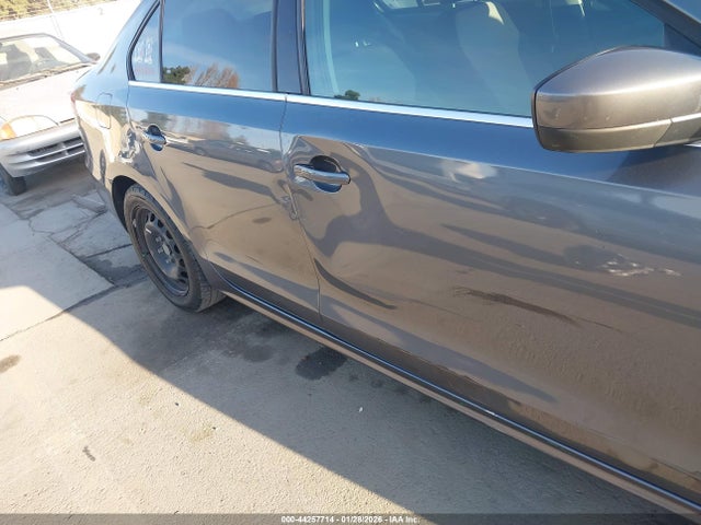 3VW2B7AJ4HM288310 Volkswagen Jetta 1.4t S