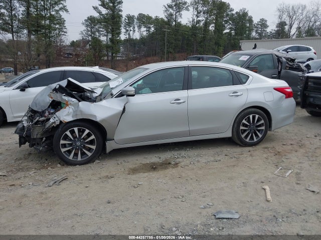 44257755 :رقم المزاد ، 1N4AL3AP5HC152364 vin ، 2017 Nissan Altima 2.5 Sv مزاد بيع