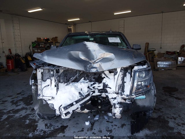 44257757 :رقم المزاد ، 1GNSKBKC1KR237138 vin ، 2019 Chevrolet Tahoe Lt مزاد بيع