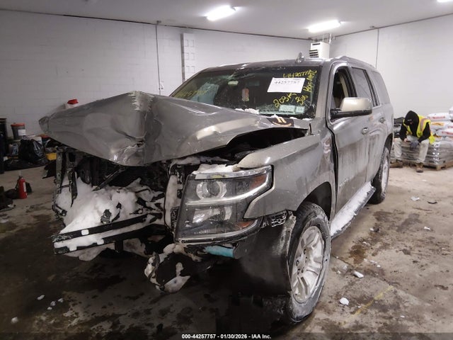 44257757 :رقم المزاد ، 1GNSKBKC1KR237138 vin ، 2019 Chevrolet Tahoe Lt مزاد بيع