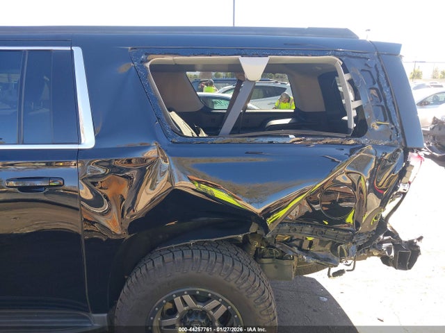 1GNSCGKC9JR319868 Chevrolet Suburban Ls