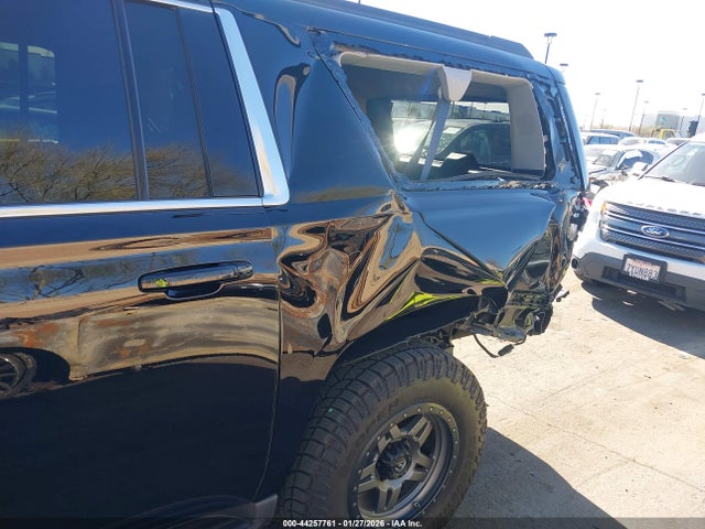 1GNSCGKC9JR319868 Chevrolet Suburban Ls