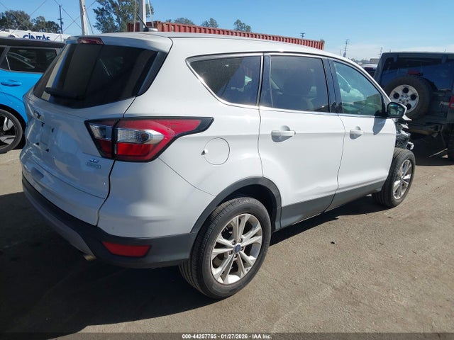 1FMCU0GD1HUC78433 Ford ESCAPE SE