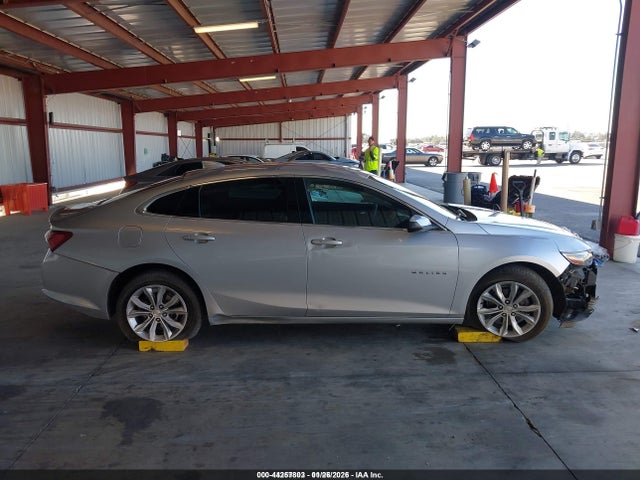 1G1ZD5ST1NF117454 Chevrolet Malibu Fwd Lt