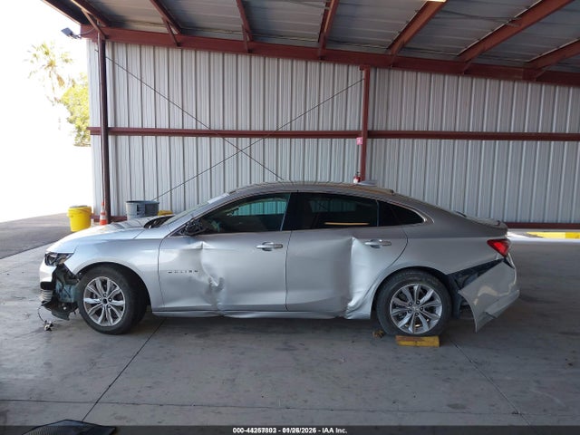 1G1ZD5ST1NF117454 Chevrolet Malibu Fwd Lt