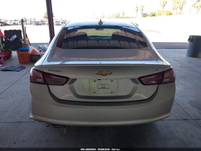 1G1ZD5ST1NF117454 Chevrolet Malibu Fwd Lt