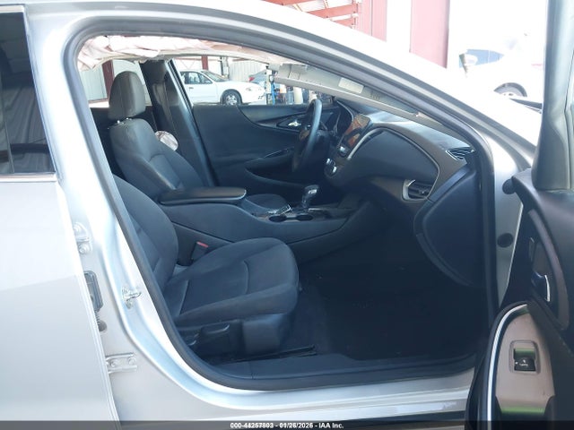 1G1ZD5ST1NF117454 Chevrolet Malibu Fwd Lt