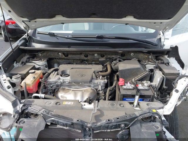 Toyota Rav4 Xle 2018 JTMWFREV2JD131362 Image 10