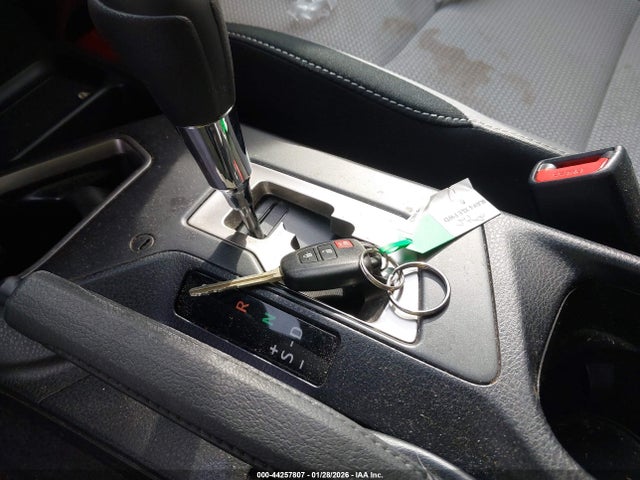 Toyota Rav4 Xle 2018 JTMWFREV2JD131362 Image 11