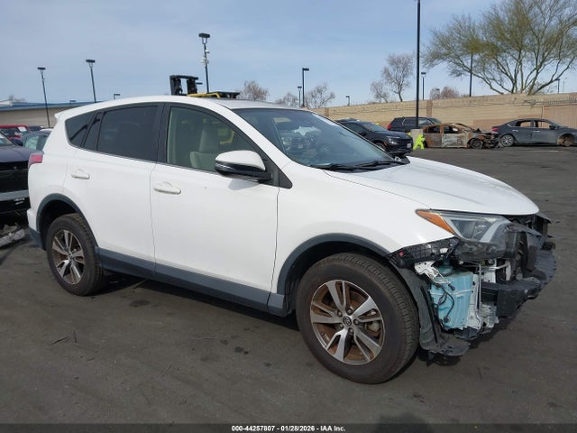Toyota Rav4 Xle 2018 JTMWFREV2JD131362 Image 14