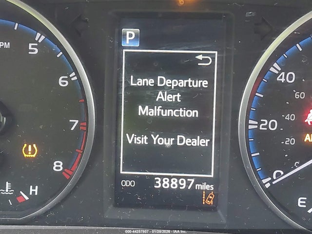 Toyota Rav4 Xle 2018 JTMWFREV2JD131362 Image 16