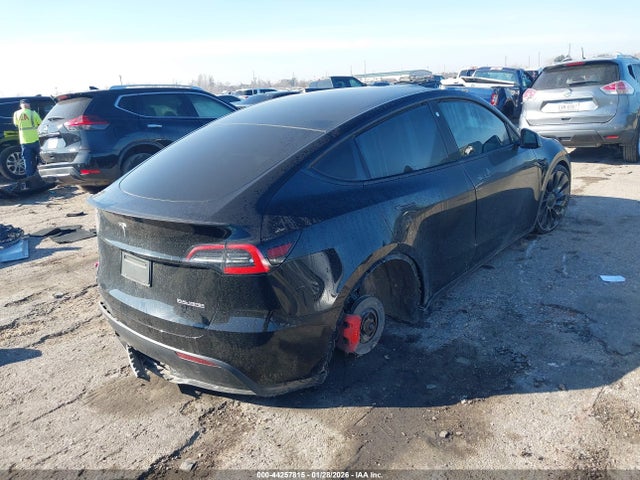 2021 TESLA MODEL Y 5YJYGDEF7MF081914 Photo 3