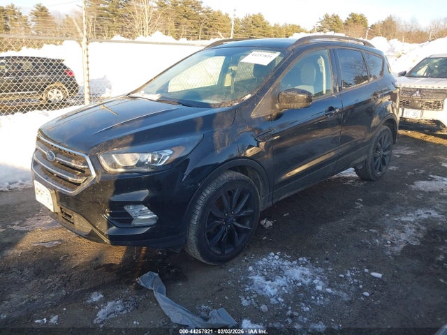 1FMCU9GD4JUB53257 Ford ESCAPE SE