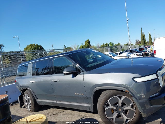 Rivian R1s Adventure 2023 7PDSGABA7PN024737 Image 13