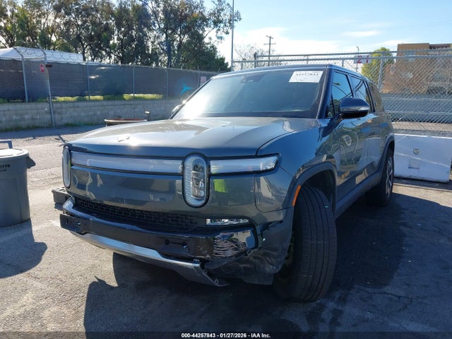 Rivian R1s Adventure 2023 7PDSGABA7PN024737 Image 2