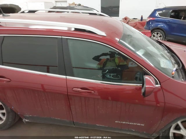 1C4PJLCB8HW661732 Jeep Cherokee Latitude Fwd