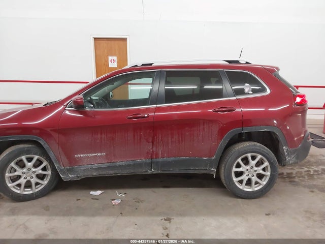 1C4PJLCB8HW661732 Jeep Cherokee Latitude Fwd