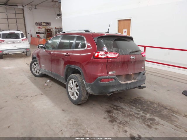 1C4PJLCB8HW661732 Jeep Cherokee Latitude Fwd