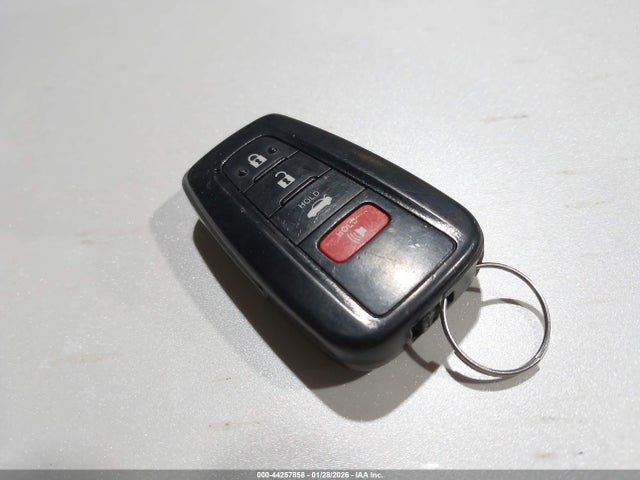 4T1B11HK9JU152463 Toyota CAMRY XLE