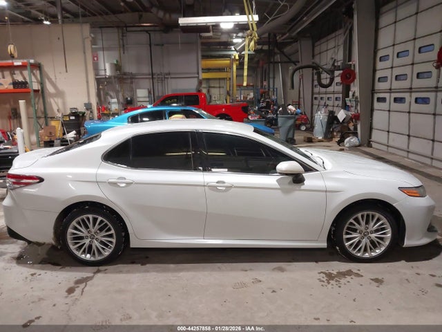 4T1B11HK9JU152463 Toyota CAMRY XLE