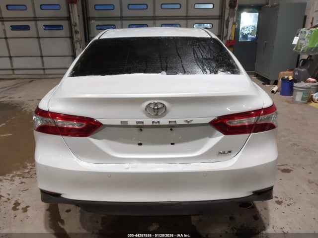 4T1B11HK9JU152463 Toyota CAMRY XLE