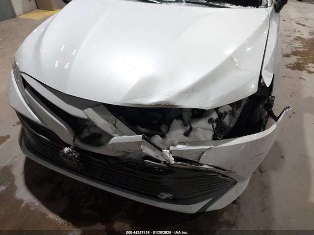 4T1B11HK9JU152463 Toyota CAMRY XLE