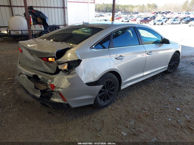 Hyundai SONATA SE 2019 5NPE24AF4KH794193 Image 4