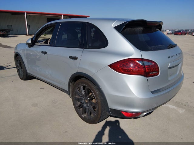 2012 PORSCHE CAYENNE WP1AA2A21CLA07148 Photo 2