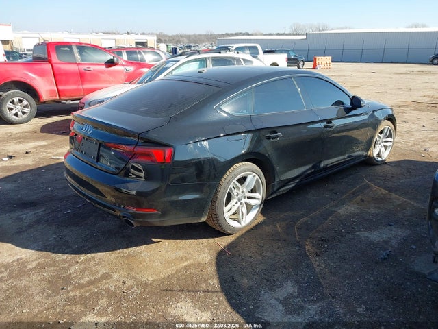 2019 Audi A5 45 Premium მანქანა იყიდება აუქციონზე, vin: WAUANCF59KA053588, აუქციონის ნომერი: 44257950