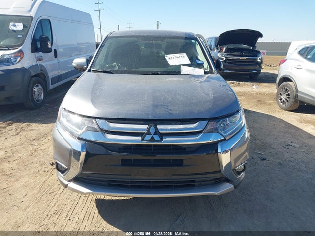 JA4AD3A36HZ064399 Mitsubishi Outlander Se