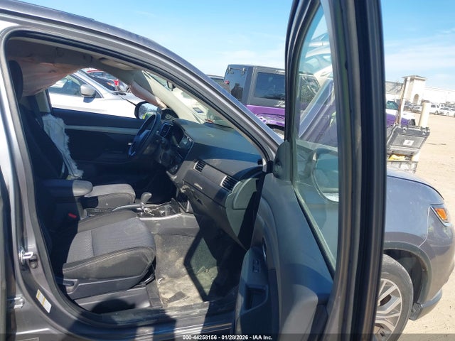 2017 MITSUBISHI OUTLANDER JA4AD3A36HZ064399 Photo 4