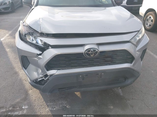 JTMH1RFV7KJ011422 Toyota RAV4 LE