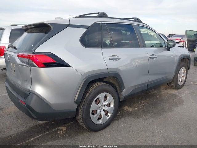 JTMH1RFV7KJ011422 Toyota RAV4 LE