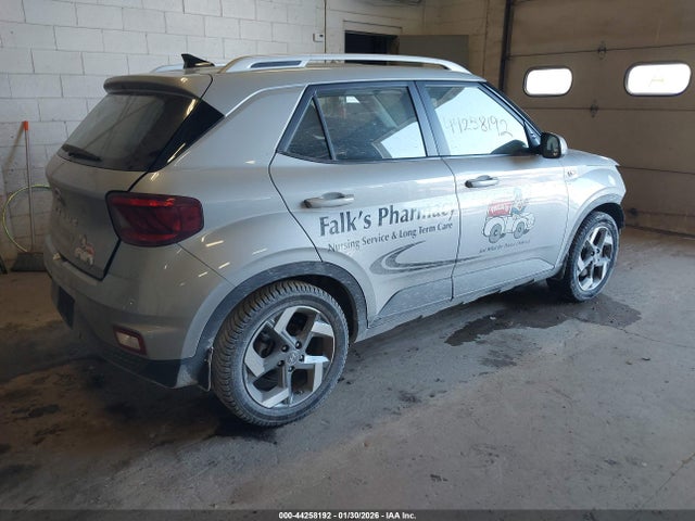 2022 HYUNDAI VENUE KMHRC8A32NU158552 Photo 3