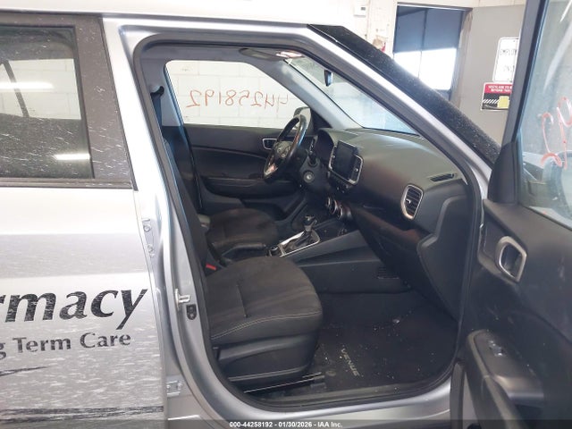 2022 HYUNDAI VENUE KMHRC8A32NU158552 Photo 4