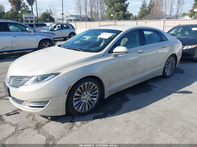 Lincoln MKZ 2014 3LN6L2J93ER826953 Image 2