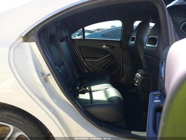 2014 Mercedes-benz Cla 250 მანქანა იყიდება აუქციონზე, vin: WDDSJ4EB5EN124546, აუქციონის ნომერი: 44258251