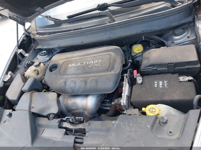 1C4PJMABXFW570208 Jeep Cherokee Sport