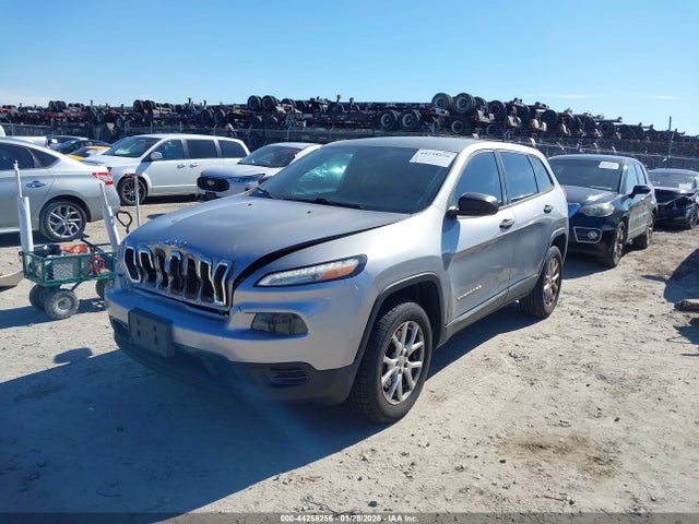 1C4PJMABXFW570208 Jeep Cherokee Sport
