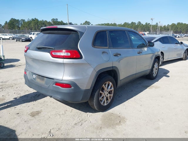 1C4PJMABXFW570208 Jeep Cherokee Sport