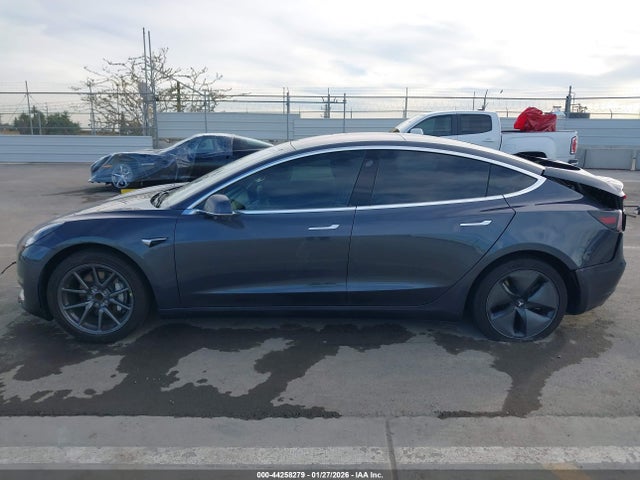5YJ3E1EA4JF123891 Tesla Model 3 Long Range/mid Range