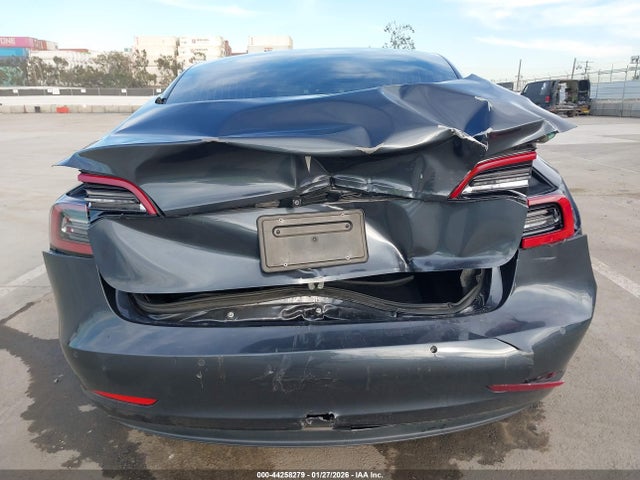 5YJ3E1EA4JF123891 Tesla Model 3 Long Range/mid Range