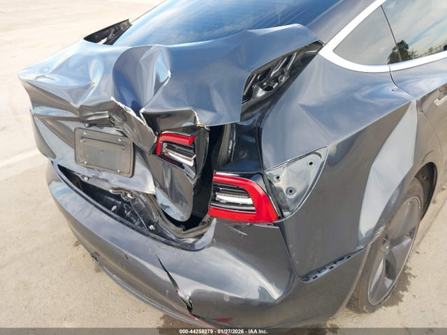 2018 TESLA MODEL 3 5YJ3E1EA4JF123891 Photo 5