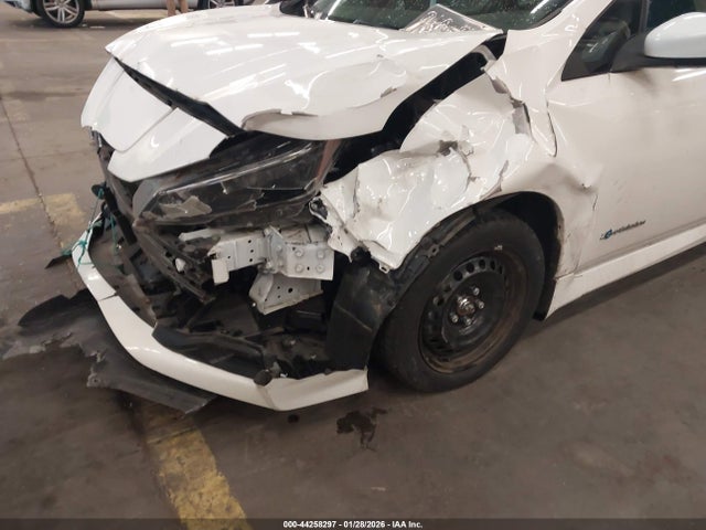 1N4AZ1CP7JC313514 Nissan LEAF S