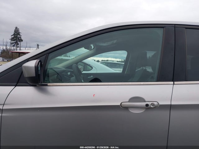 1FMCU9GD7KUA07632 Ford ESCAPE SE