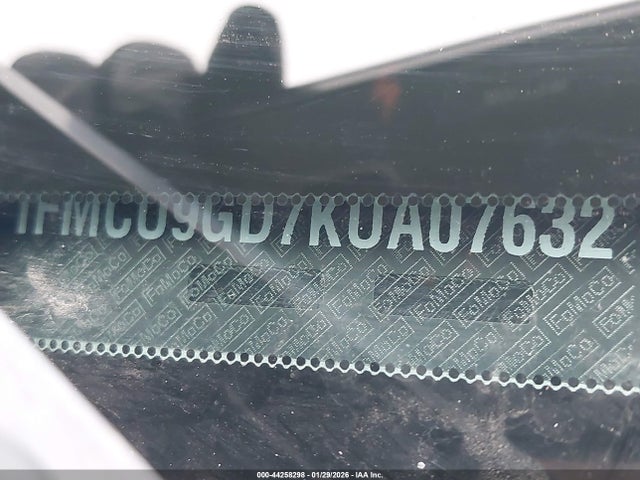 1FMCU9GD7KUA07632 Ford ESCAPE SE