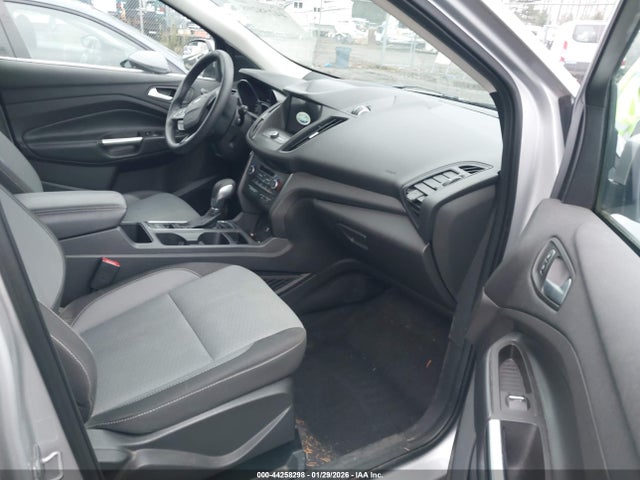 1FMCU9GD7KUA07632 Ford ESCAPE SE