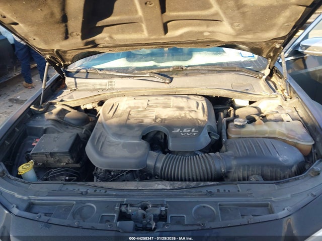 2016 CHRYSLER 300C 2C3CCAEG5GH147733 Photo 9